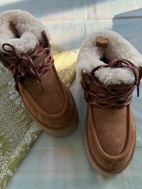 UGG Platform Lace-Up Snow Boots